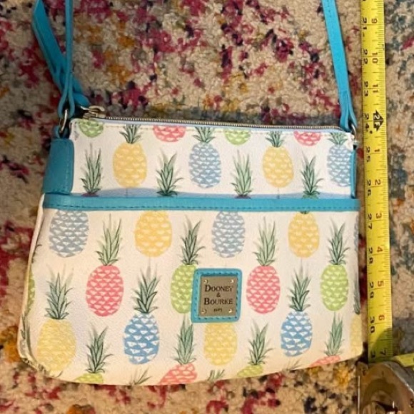 Dooney and bourke pineapple bag - Picture 4 of 10